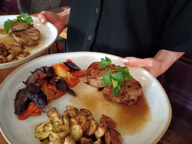 Le Point Fix Epaule d'agneau au jus cuisson basse Température et ses carottes glacées au miel