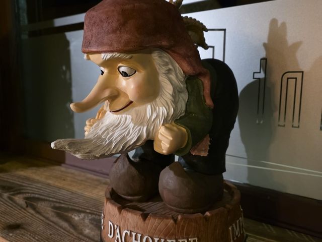 Le Point Fix Marcel l'emblème de la bière belge  Chouffe !.